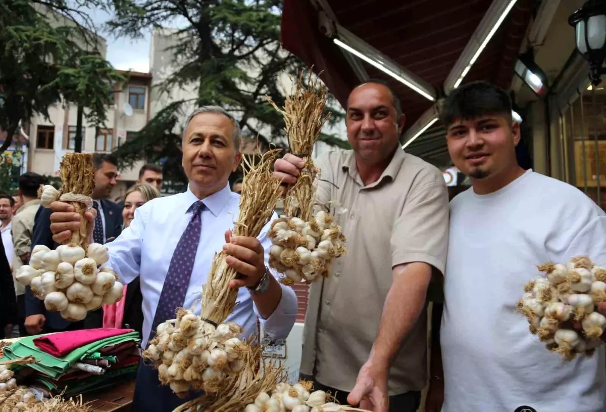 Bakan Yerlikaya Kastamonu’da Esnafla Buluştu