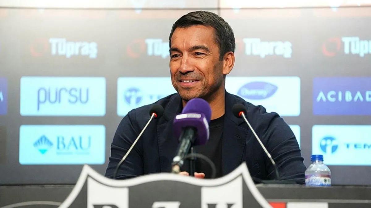 Giovanni van Bronckhorst: Çok güçlü bir takıma sahibiz