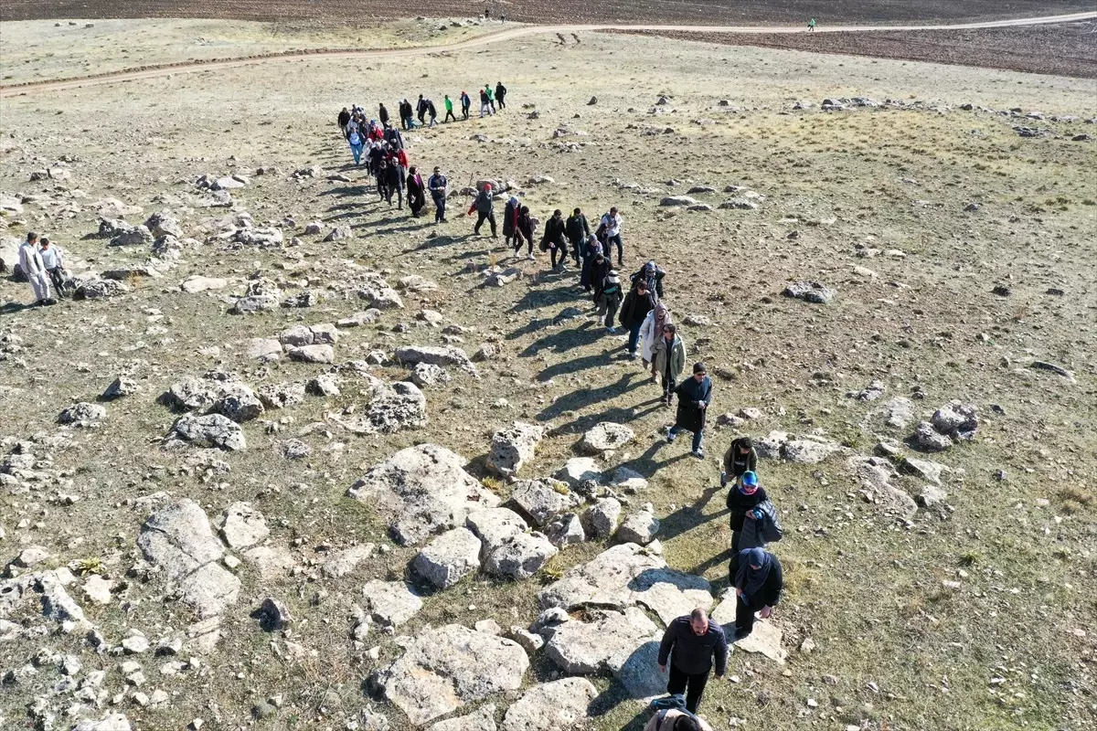 Erciş’te Öğretmenler Günü Yürüyüşü