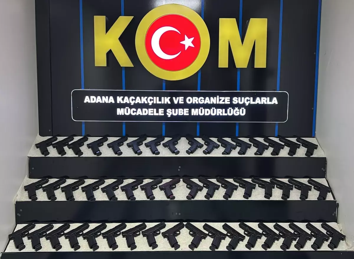 Adana’da Otomobilde 50 Ruhsatsız Tabanca Ele Geçirildi